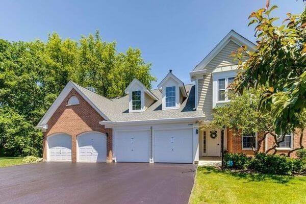 Mount Prospect townhome sold as-is on the open market in 5 days