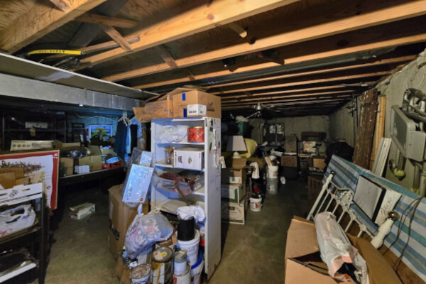 Dated inherited home in Buffalo Grove Illinois before estate sale and cleanout
