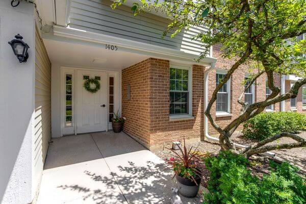 Realtor Bobby Vasilev coordinating HOA requirements for Mount Prospect inherited townhome sale