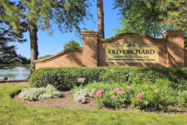 Mount Prospect - Old Orchard townhome listed for sale on the open market