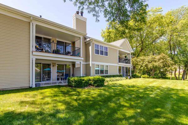Mount Prospect inherited townhome sold as-is for $6,000 over asking